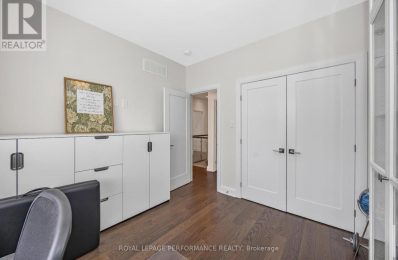 383 PRINCETON AVENUE Ottawa, Ontario K2A4E1